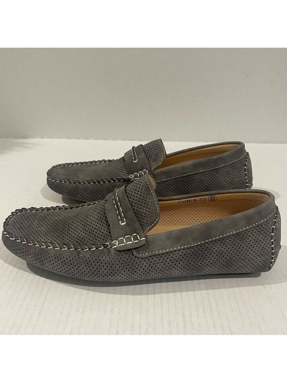 Men’s Arider Grey Suede Loafers Size 8.5 US! - Picture 8 of 10